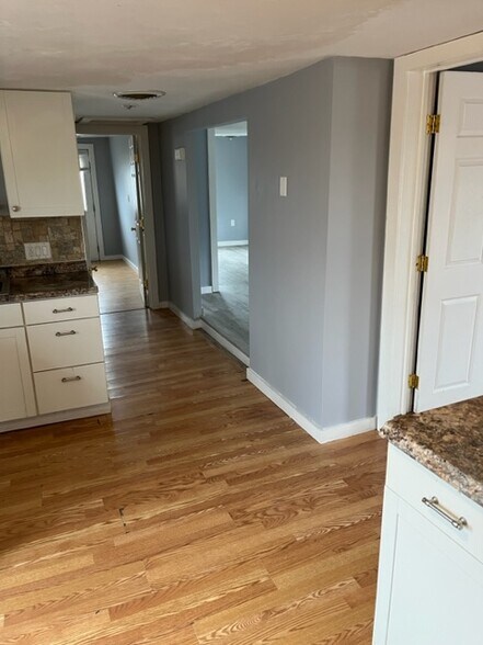 Building Photo - 26 Washburn St