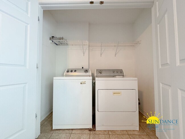 Building Photo - Stylishly Updated 3BR Home Minutes from Destin Harbor & Henderson Beach!