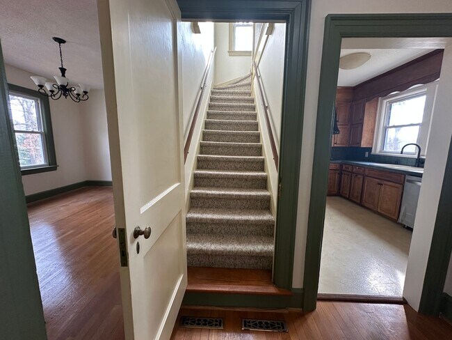 Building Photo - House in Bedford with Lot of Outdoor Space.