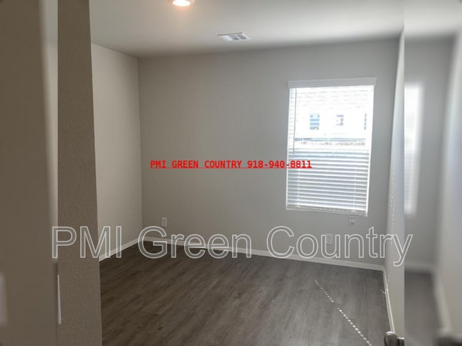 Building Photo - 1103 W Abilene Rd