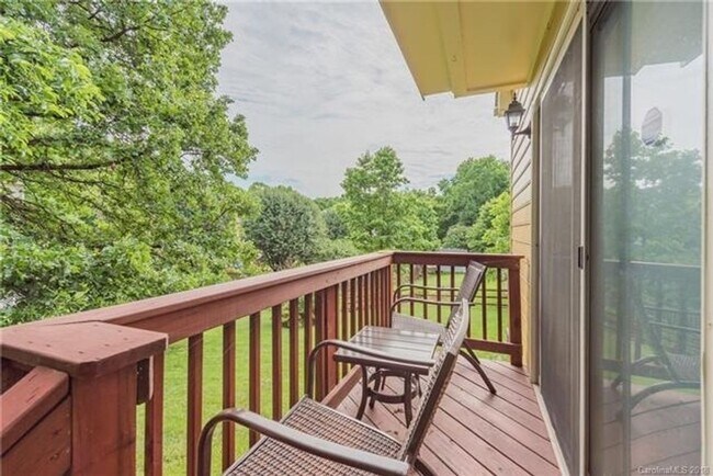 Building Photo - Spacious 4BR House in Charlotte