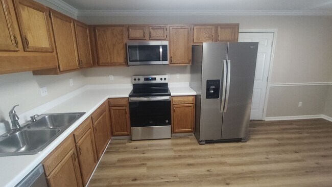 Building Photo - 813 S Dogwood Ln