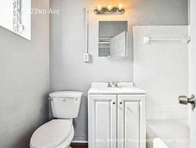 Building Photo - 915 E 122nd Ave