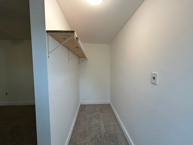 Building Photo - 177 Maple Ave