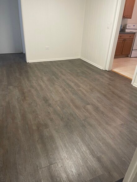 Dining Room - 323 Broad St