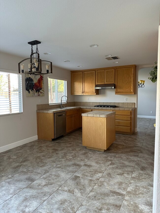 Building Photo - 11374 Mission Hills Terrace