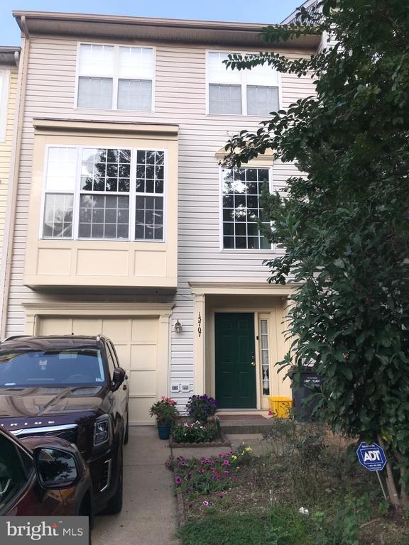 Building Photo - 15707 Palermo Terrace