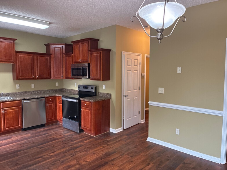 Building Photo - Room in Townhome on Olmadison Pl