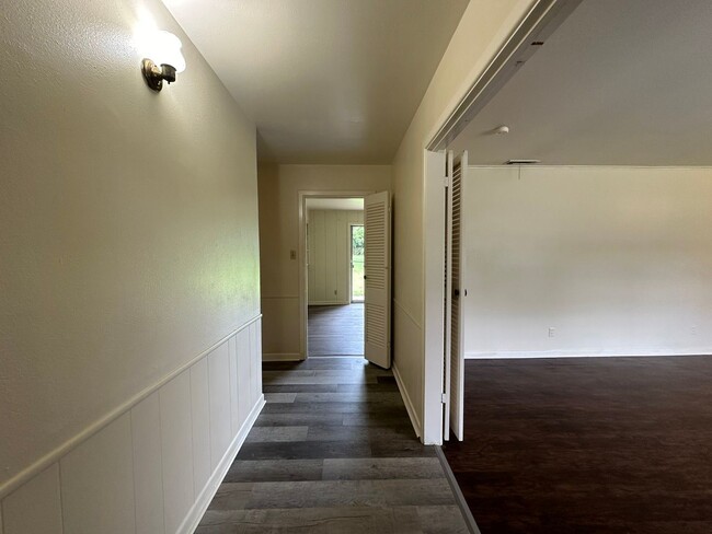Building Photo - Beautiful 3 Bed 2 Bath in the Heart of Tyler!