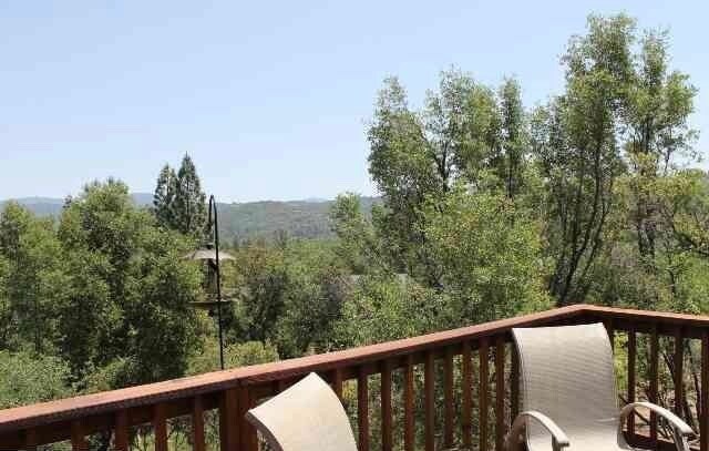 Building Photo - Showings Beginning Next week!!! Gorgeous Semi Custom Apple Valley Home!!