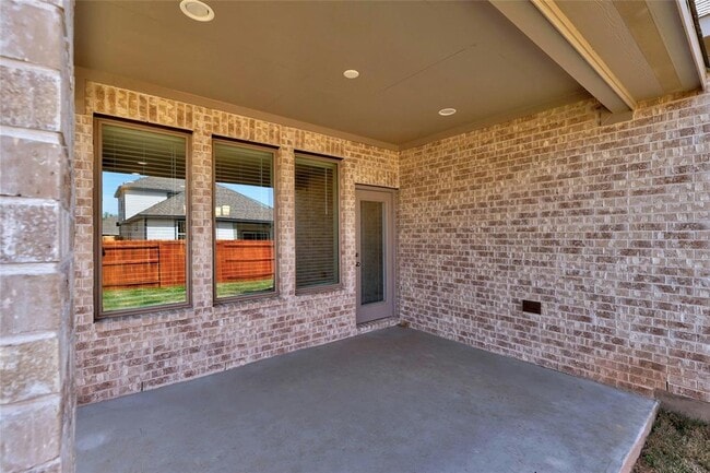 Building Photo - 105 Danielson St