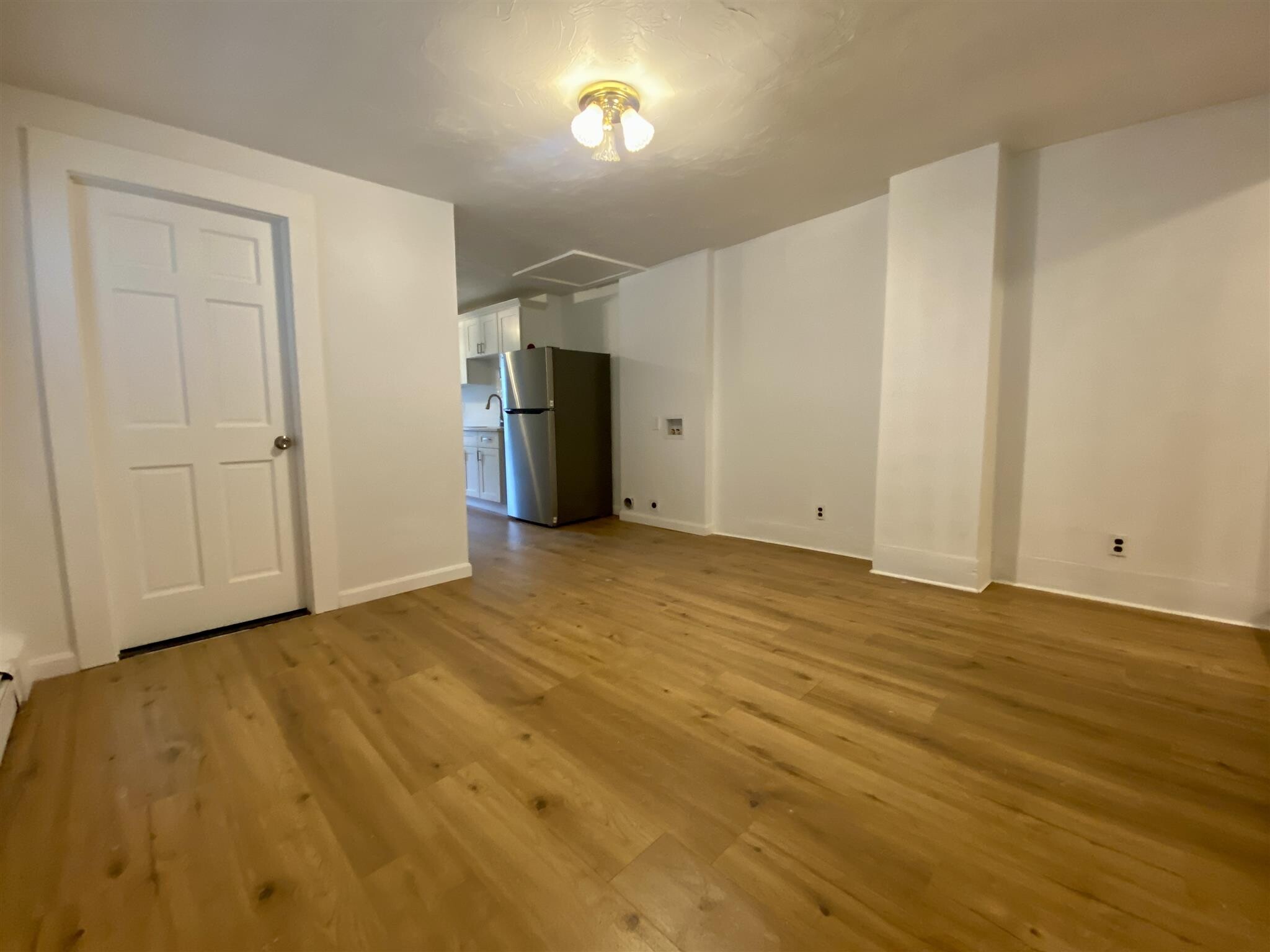 Building Photo - 65 Elm St