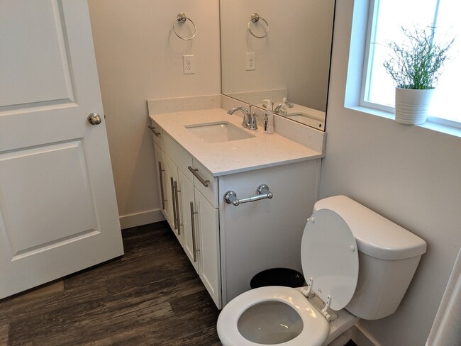 Building Photo - **Charming Rental Home in Highly Desirable...