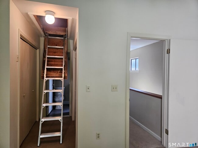 Building Photo - 54 Deer Run