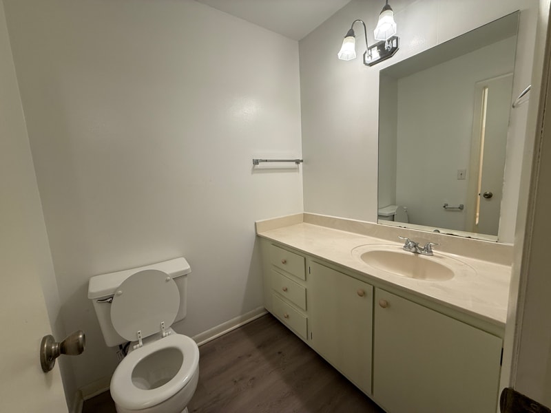 Building Photo - 514 N Petway St