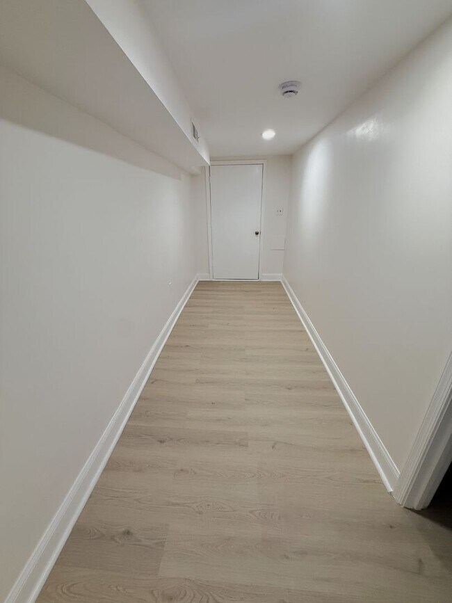 Building Photo - 13th ST