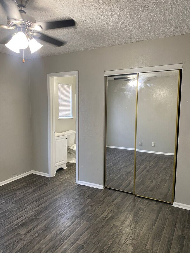 Building Photo - SOUTH PARK APARTMENTS