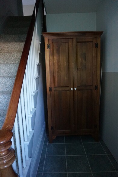 Building Photo - 248 High St