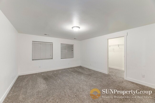 Building Photo - Beautiful Basement  Apartment In Riverton!