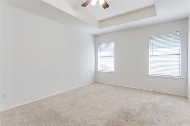 Building Photo - 215 Meadowbrook Ln