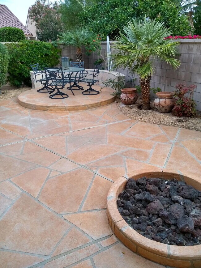 Building Photo - 39354 Falconwood Ct