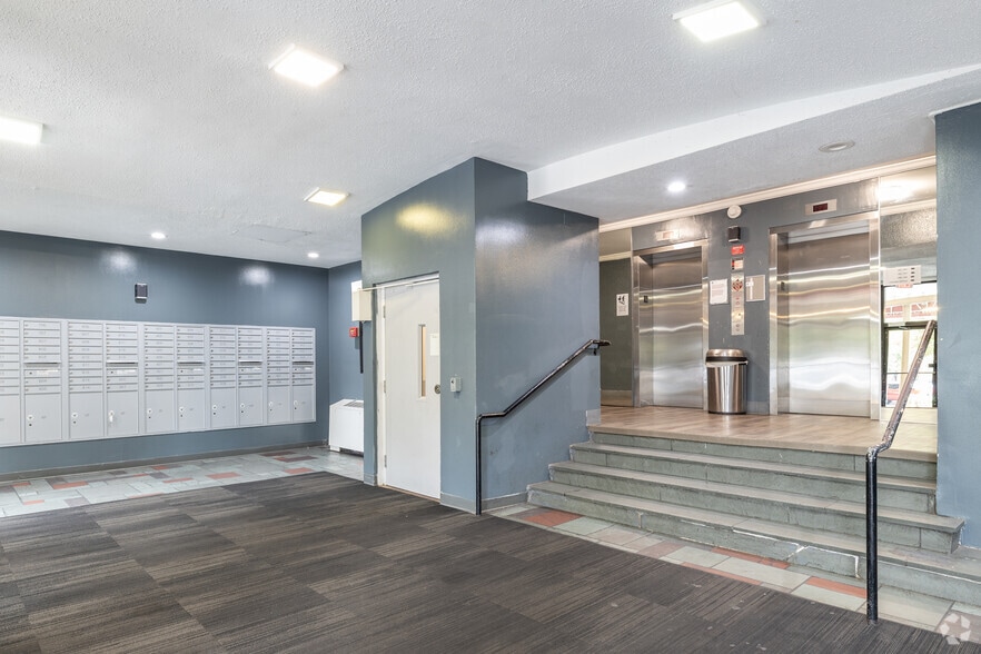 Lobby Photo - Park Tanglewood