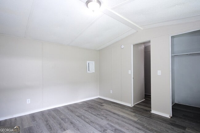 Building Photo - 340 Towler St