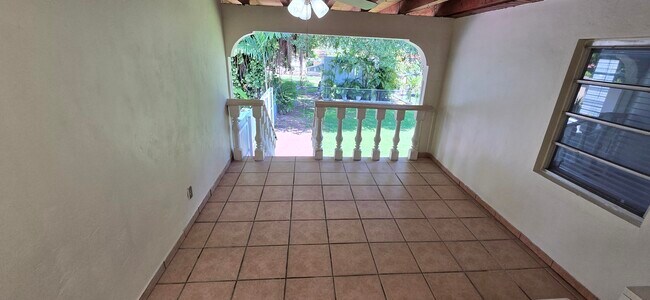 Building Photo - 2787 SW 34th Ct