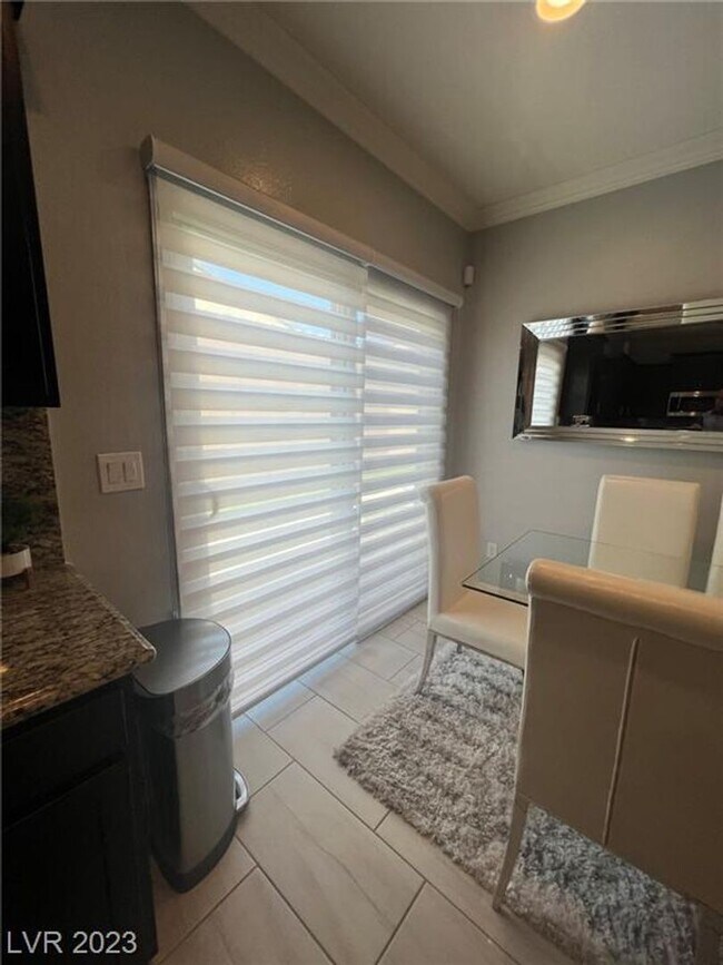 Building Photo - BEAUTIFUL HOME IMMACULATE AND READY TO MOVE-IN