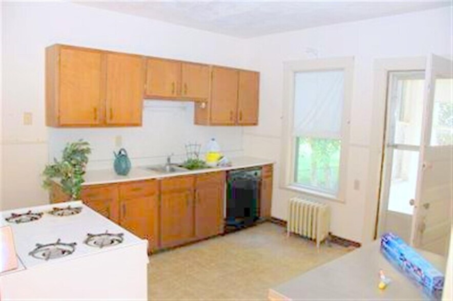 Building Photo - 44 Wilson Ave