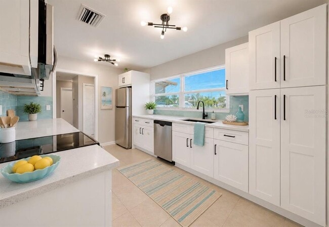 Building Photo - 1725 Bikini Ct