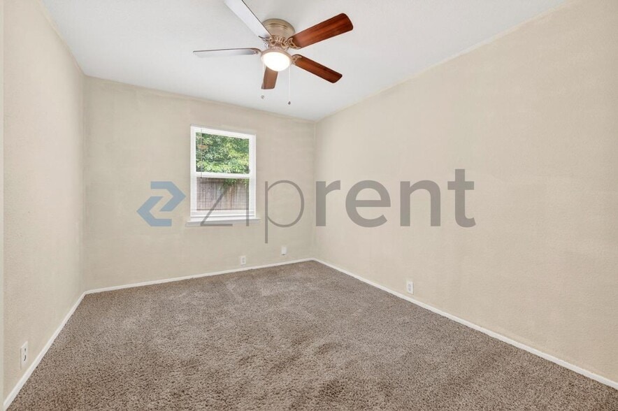 Building Photo - Unit 5022