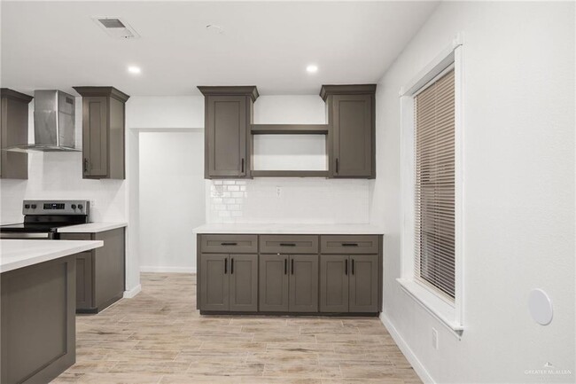 Building Photo - 3313 Queta Ave