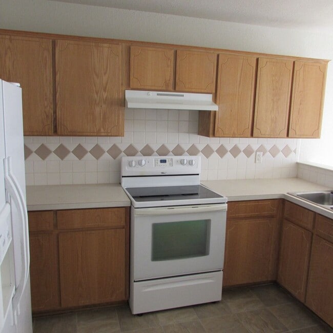 Building Photo - 3308 Hereford Ln