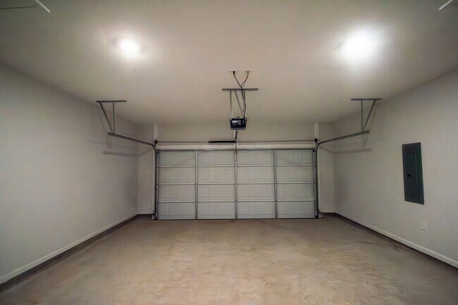 Building Photo - 57 White Pine Way