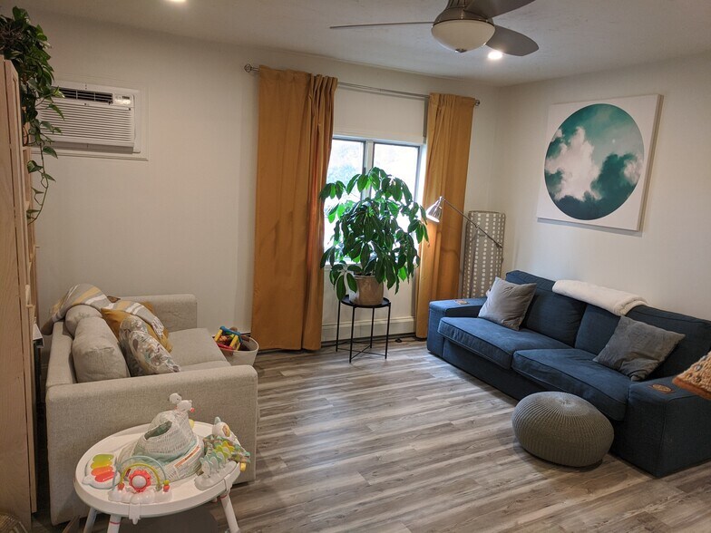 Building Photo - 11 Nichols Ave