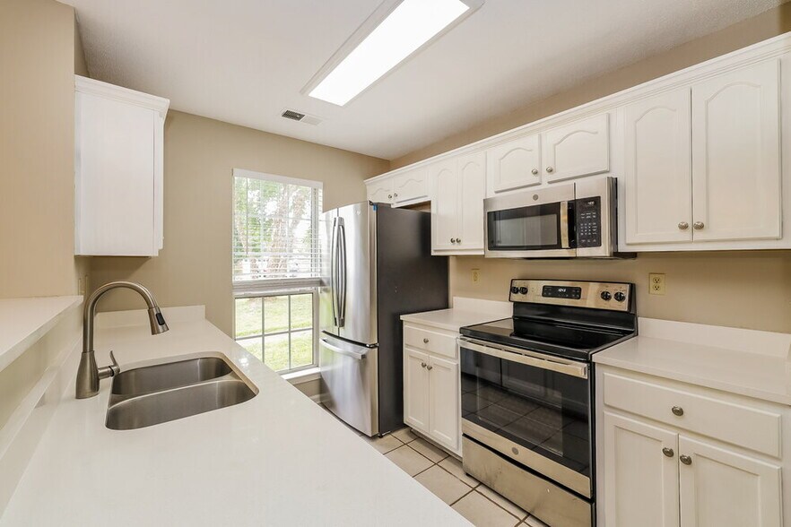 Building Photo - 2378 Kindlewood Dr