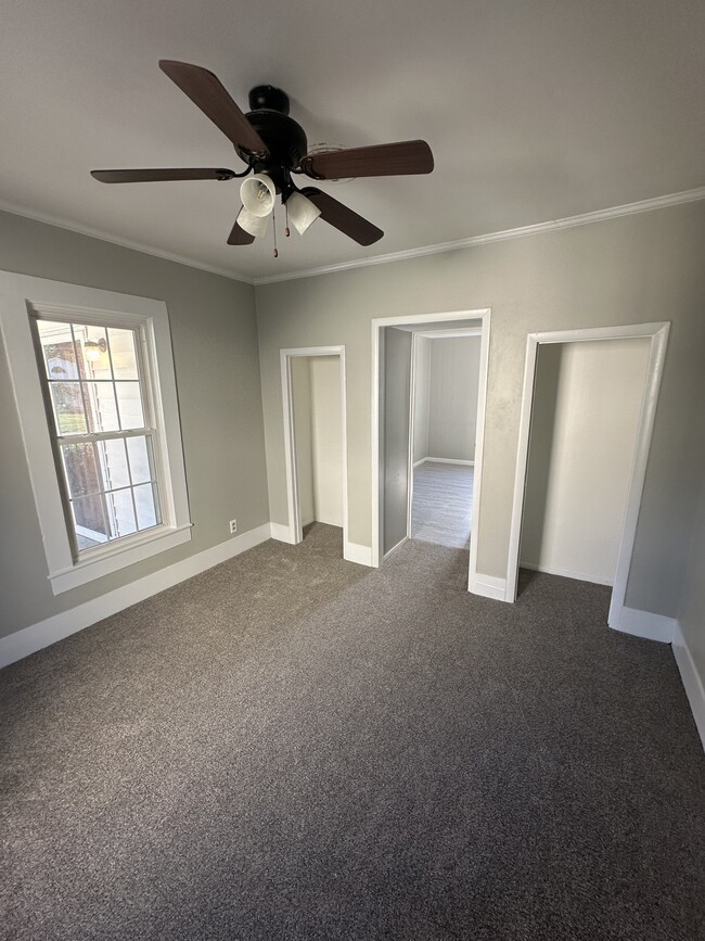 Building Photo - 1107 Markham Ave