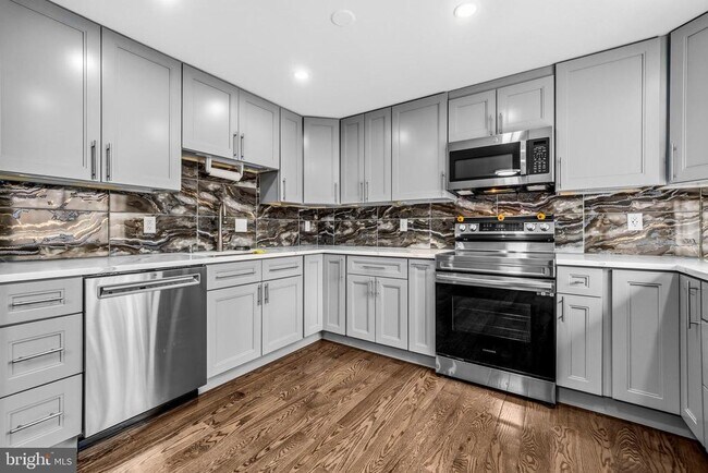 Building Photo - 104 Barksdale Pl