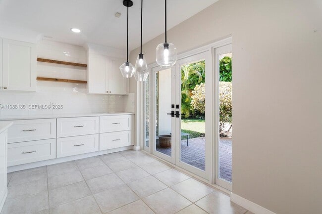 Building Photo - 2011 NE 211th St