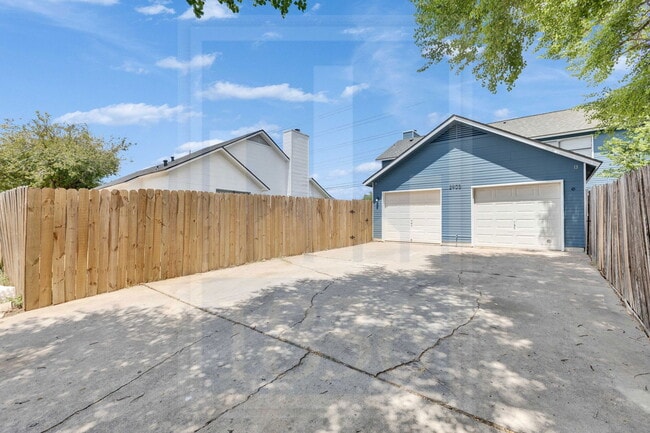 Building Photo - 2905 W Slaughter Ln