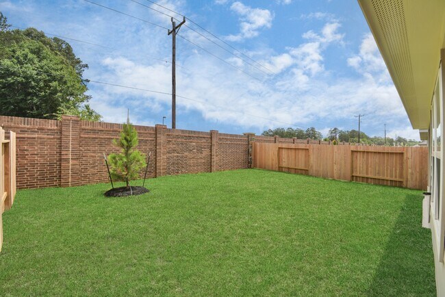 Building Photo - 23133 Teakwood Hills Dr