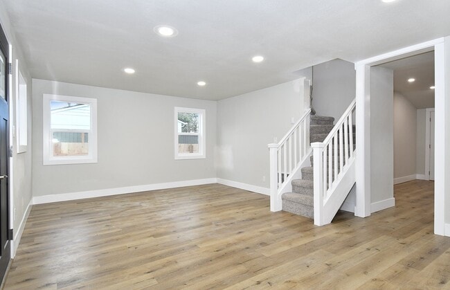 Building Photo - 202 NE 92nd Pl