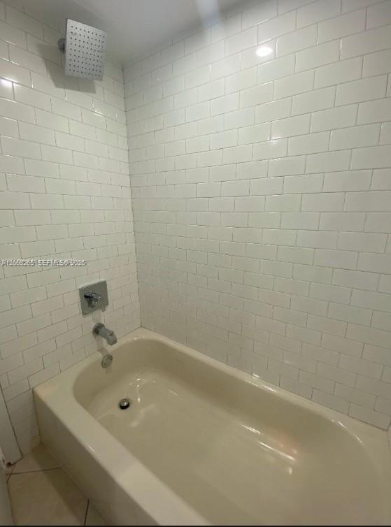 Building Photo - 2771 Riverside Dr