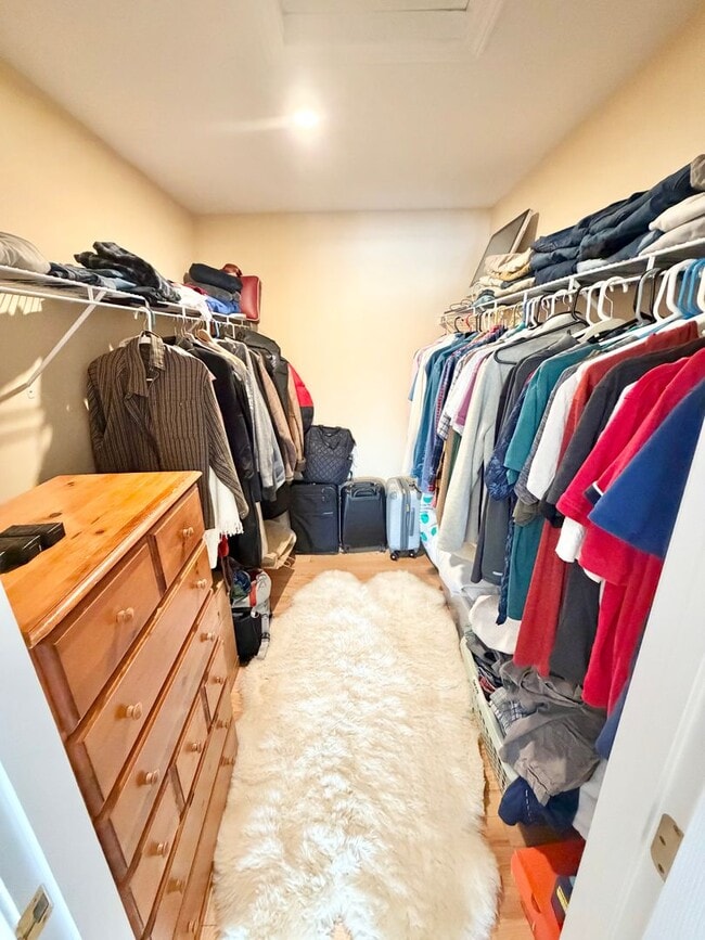 Building Photo - 4 Bedroom Home in South Burlington VT Available 4/1!