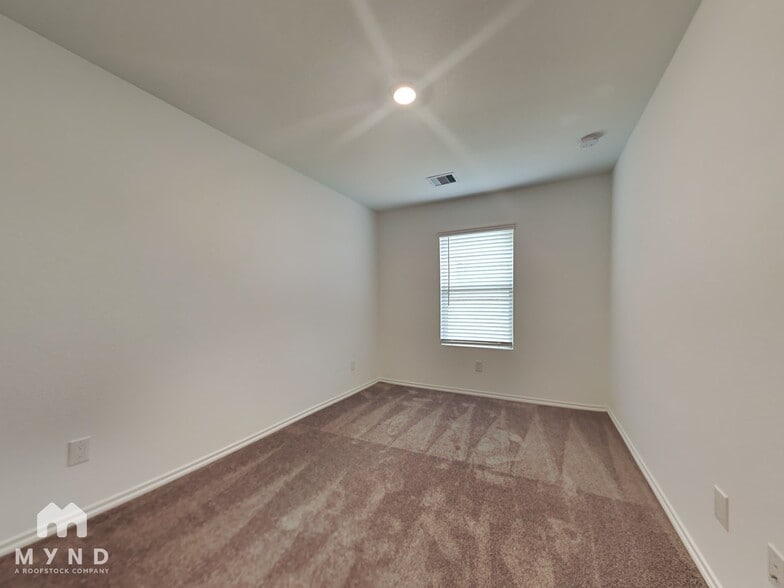 Building Photo - 17584 Rosewood Manor Ln