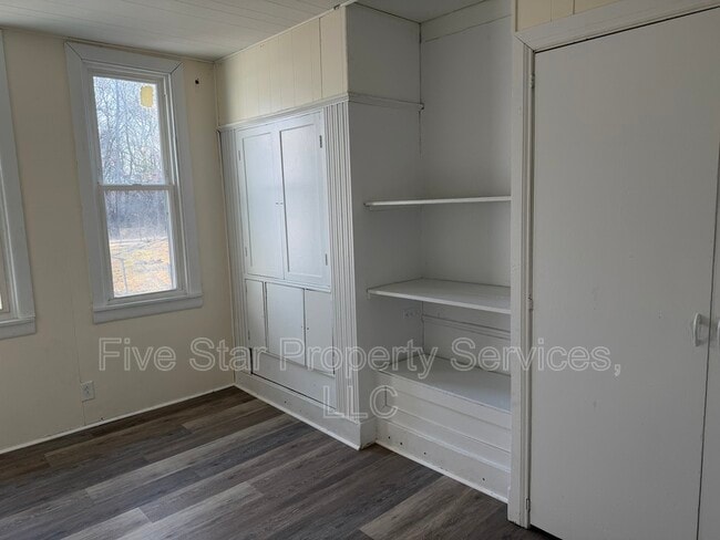 Building Photo - 930 N 11th St