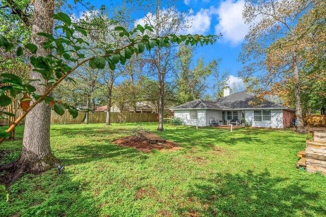 Building Photo - 6719 Woodland Oaks