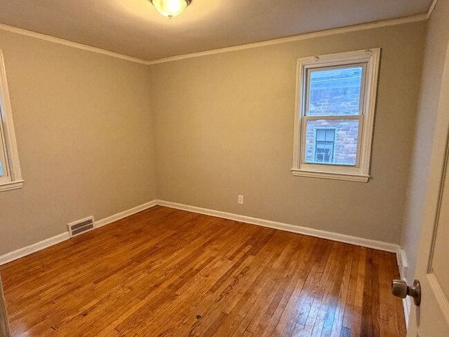 Building Photo - Updated Detroit home now available!