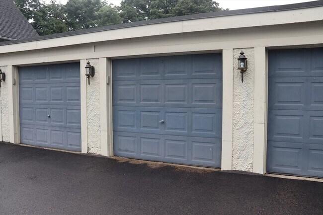 Building Photo - 249 County St